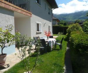 Photo Rez-de-jardin dans maison avec 2 chambres proche des thermes d'Aix les Bains