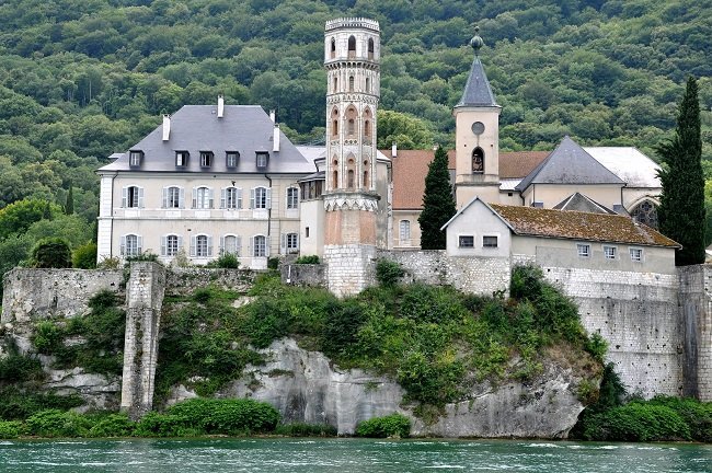 Abbaye de Hautecombe autour du Lac du Bourget