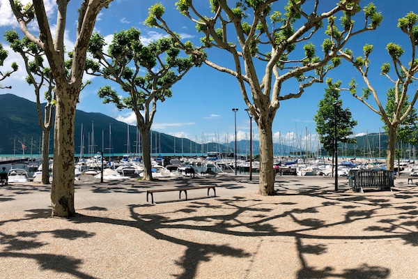 Aix-les-Bains avec le lac du Bourget