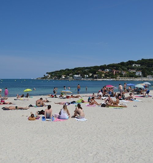 Plage à Antibes à proximité du Cap d'Antibes - Salis