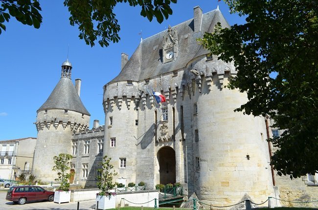Chateau de Jonzac - Mairie