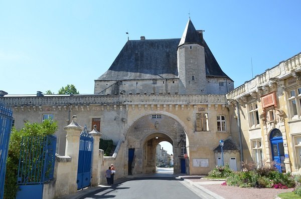 Jonzac : un petit village authentique