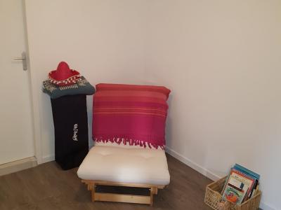 Photo Rez de chaussée d'une maison avec jardinet et terrasse Photo Rez de chaussée d'une maison avec jardinet et terrasse