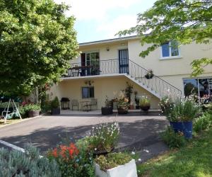 Photo Appartement avec 2 chambres à l'étage d'une maison pour les curistes de Jonzac