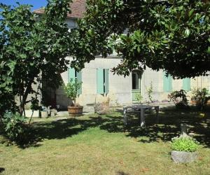 Photo Gite à proche des thermes de Jonzac avec jardin et parking - lit en 160