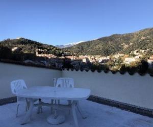 Photo F2 à 600 mètres des thermes à Amelie le bains pour 2 personnes avec terrasse