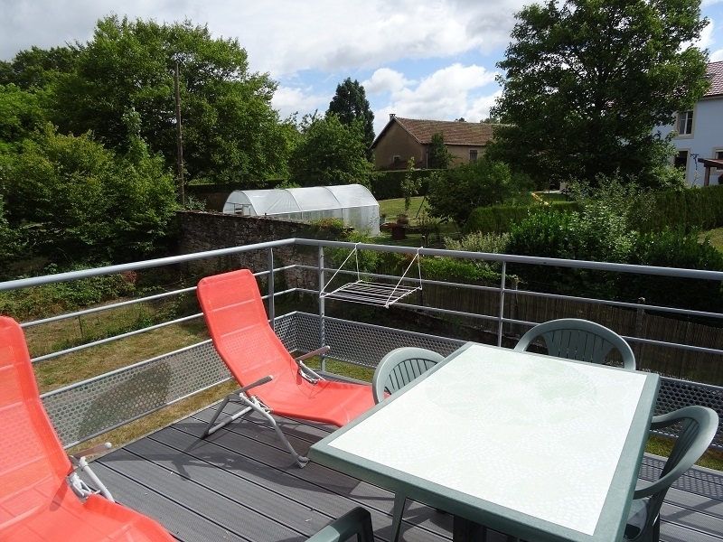 Appartement proche des thermes de Bains-les-Bains avec terrasse