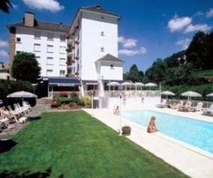 Photo Hôtel à Chaudes Aigues avec piscine chauffée proche toutes commodités