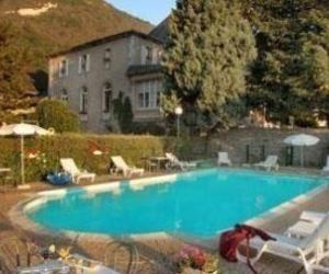 Photo Chambres dans un château du 15ème siècle dans la station thermale de Challes les Eaux