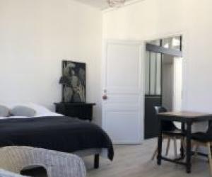Photo Studio chic, raffiné et élégant à 400 mètres des thermes de Rochefort