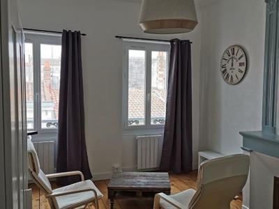 Photo Magnifique studio au 2° étage sans ascenseur à 400 mètres des Thermes de Rochefort