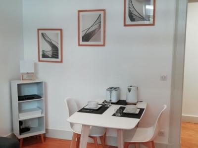 Photo T2 CENTRE VILLE PARKING PRIVE TERRASSE AIX LES BAINS