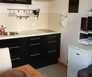 Photo Studio 2 pers. 27m² avec terrasse à Gréoux les Bains   