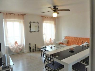 Photo Appartement T1, 3***, 52m2 avec vue sur Casino et les Thermes de Contrexeville Photo Appartement T1, 3***, 52m2 avec vue sur Casino et les Thermes de Contrexeville
