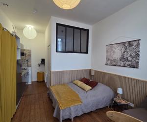 Photo Très joli Studio ** en Rez-de-chaussée, très proche Thermes de Rochefort et centre-ville 