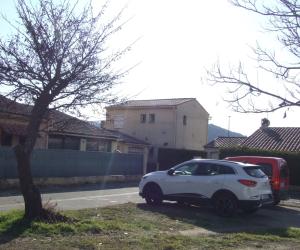Photo T1 meublé de 35 m² pour 2 personnes, idéal pour Curistes de Gréoux