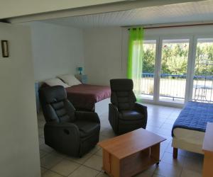 Photo Grand studio 1er étage pour les curistes de Bains les Bains -N°10-