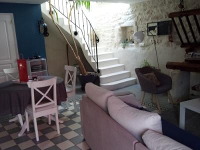 Photo Gite avec 2 chambres, climatisé et jardin à 2 km des thermes de Jonzac - Ecurie -