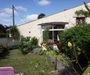 Photo Gite au calme de plain pied avec jardin et climatisation à 4 minutes des thermes de Jonzac - ...