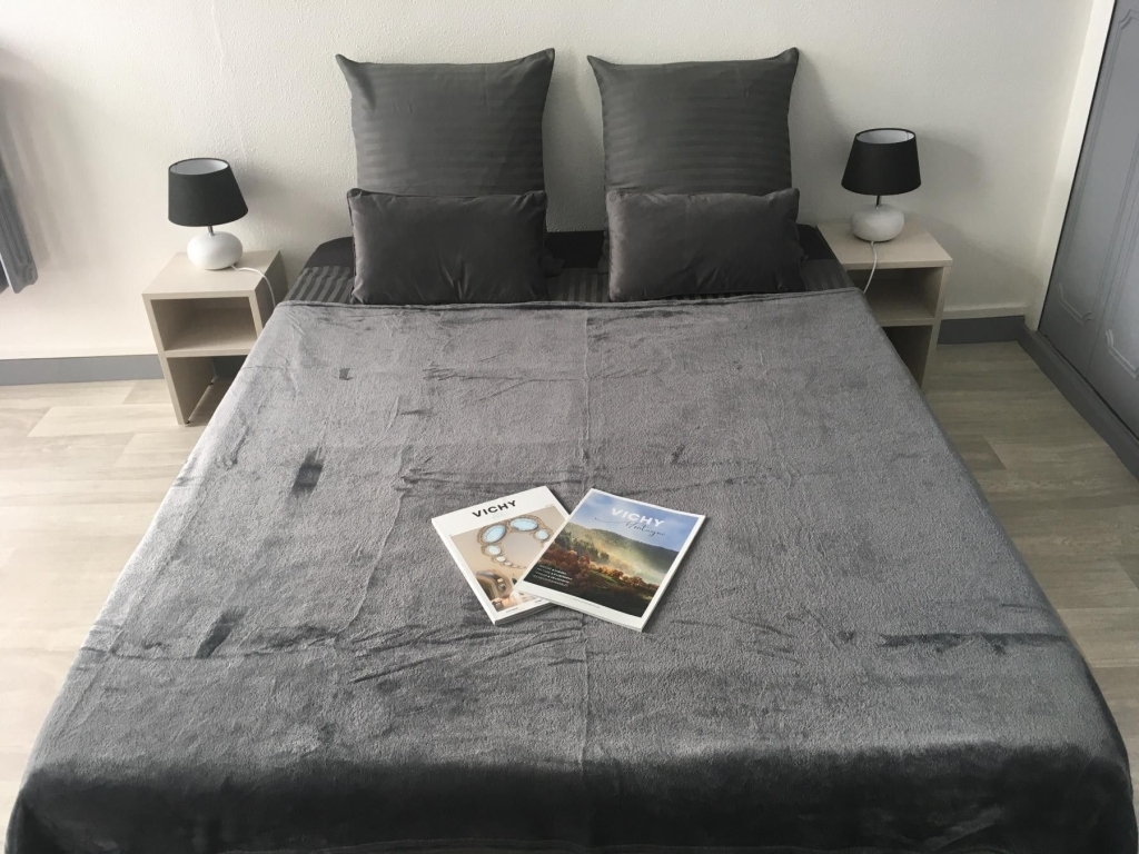 Vichy - location curiste LC-3183 n°1