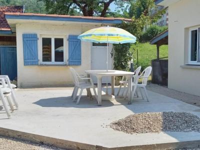 Photo Location T1 bis Curistes Cransac-Les-Thermes avec garage et terrasse/jardin