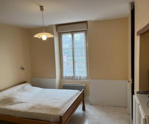 Photo T1 à St Honoré les Bains proche de la cure en rez-de-chaussée -N°1-