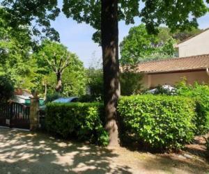 Photo Maisonnette avec jardinet à 300 m des thermes de Lamalou-les-bains - roses