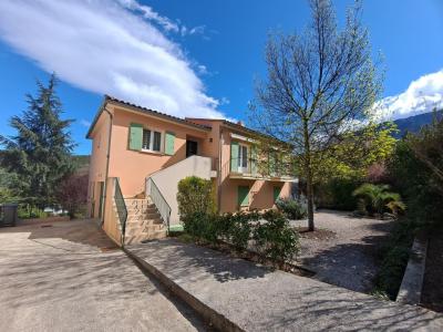 Photo Belle et grande villa avec vue sur les montagnes environnantes à Vernet les ... Photo Belle et grande villa avec vue sur les montagnes environnantes à Vernet les Bains