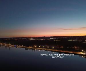 Photo Appartement à Vichy avec vue panoramique sur l'Allier - 1 ou 2 chambres