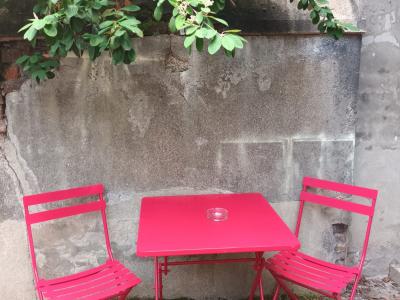 Photo Logement cosy, une chambre avec patio proche de Néris les Bains