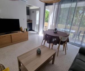 Photo T3 à 300 mètres des thermes de balaruc les bains avec garage + climatisation