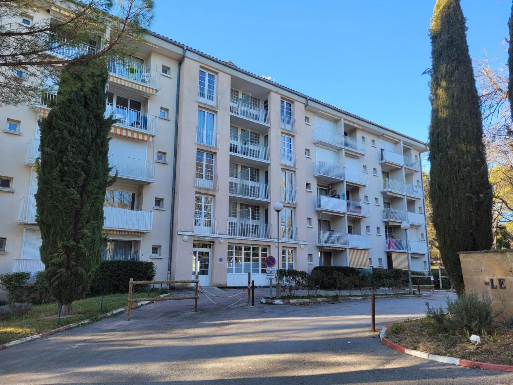 Gréoux-les-Bains - location curiste LC-4145 n°1