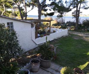 Photo Maisonnette en bord d'étang de Thau, dans une résidence sécurisée.
