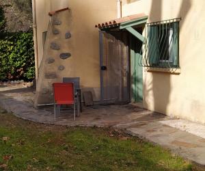 Photo Grand T2 classé 2* parking sécurisé et petit jardin en rez-de-chaussée - Amélie les Bains