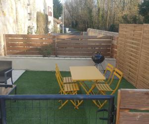 Photo Appartement en rez-de-chaussée avec une terrasse à 11 km de la cure de Jonzac