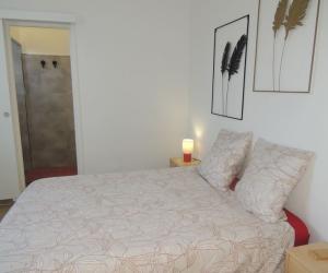 Photo T2 À 800 MÈTRES DES THERMES DE BAGNOLES DE L'ORNE, ACCÈS TERRASSE & JARDIN - N°1