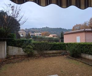 Photo Beau T2 fonctionnel au calme à 900 mètres de la cure de Gréoux avec jardinet