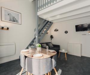 Photo Cauterets T2 Mezzanine avec terrasse et parking à 800 mètres des thermes