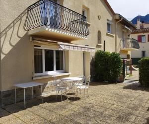 Photo Studio climatisé en rez-de-chaussée à 650 mètres des thermes de Vernet les Bains