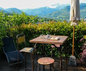 Photo 2 pièces en rez-de-chaussée avec un petit jardin/terrasse avec un bain nordique à ...