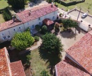 Photo Location à Jonzac dans une ferme charentaise du XVII siecle